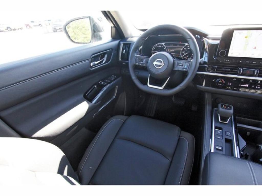 new 2025 Nissan Pathfinder car, priced at $44,550