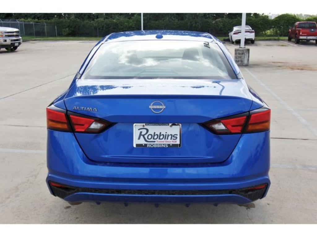 new 2025 Nissan Altima car, priced at $27,578