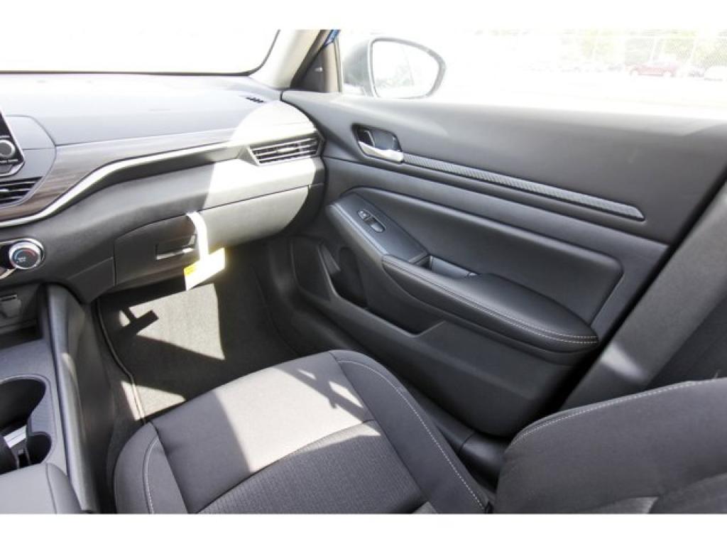 new 2025 Nissan Altima car, priced at $27,578