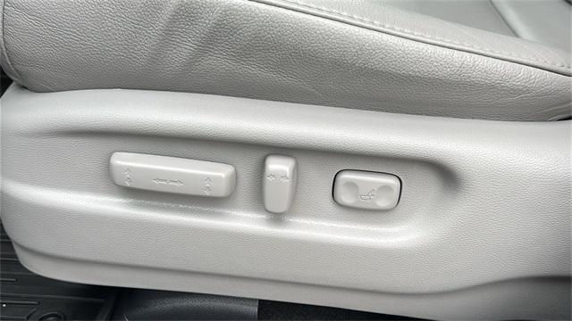 used 2022 Honda Pilot car, priced at $30,998