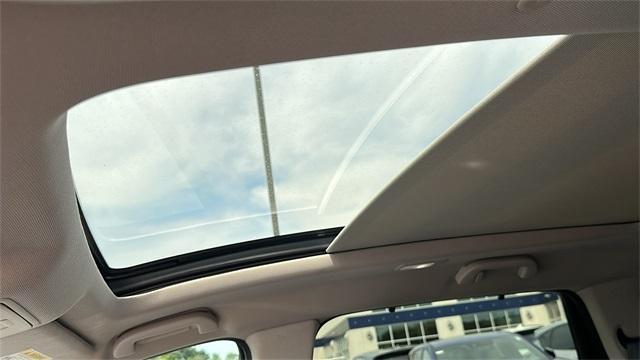 used 2022 Acura MDX car, priced at $36,960
