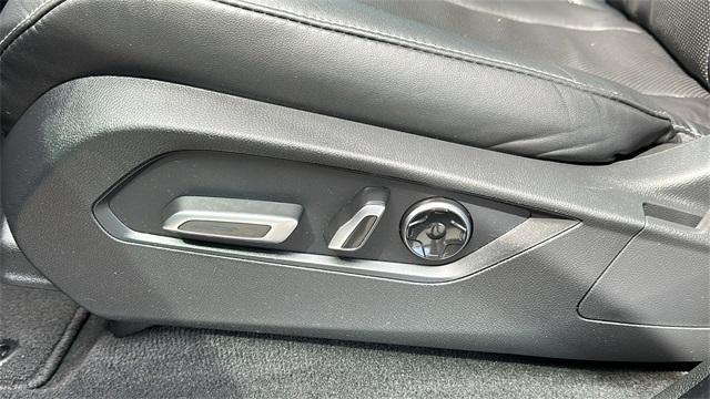 used 2022 Acura MDX car, priced at $36,960