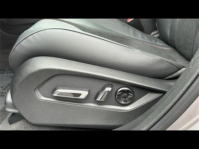 new 2026 Acura RDX car, priced at $52,650