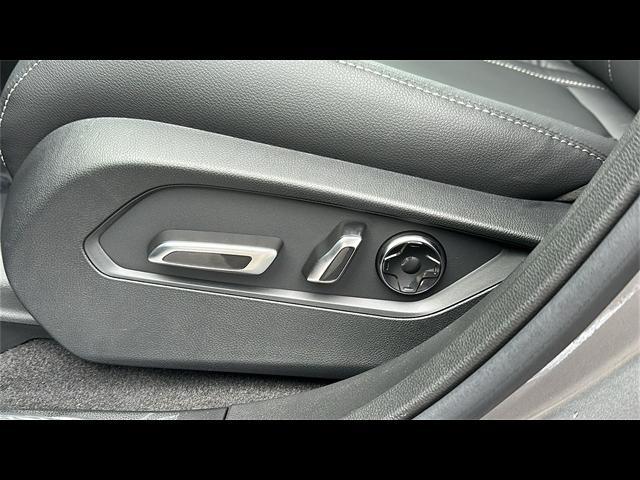 new 2025 Acura RDX car, priced at $46,650