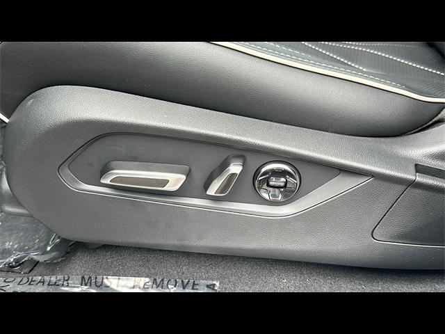 new 2025 Acura MDX car, priced at $68,250