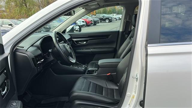 used 2025 Honda CR-V car, priced at $36,072