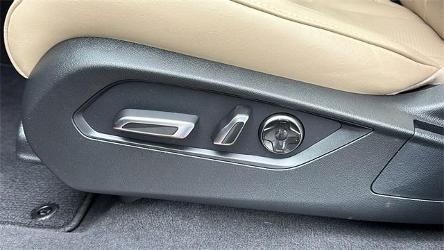 used 2025 Acura MDX car, priced at $53,995