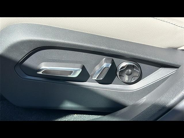 new 2025 Acura RDX car, priced at $46,050
