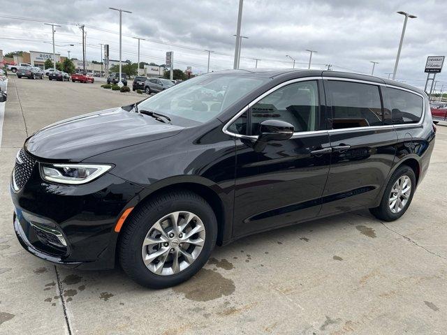 new 2024 Chrysler Pacifica car, priced at $44,499