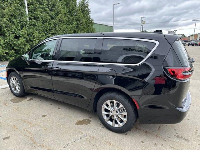 new 2024 Chrysler Pacifica car, priced at $44,499