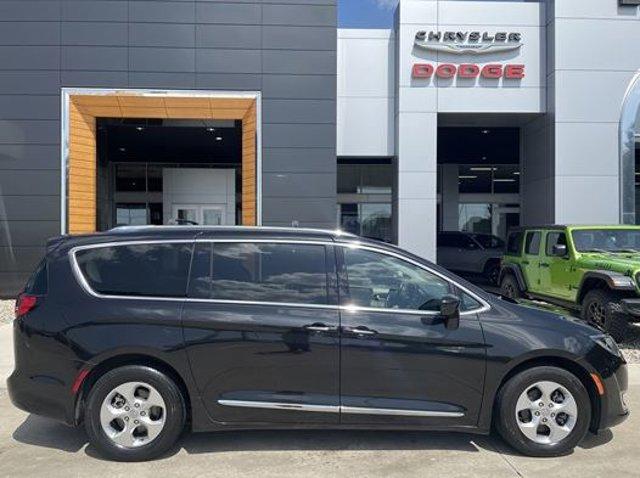 used 2017 Chrysler Pacifica car, priced at $15,650
