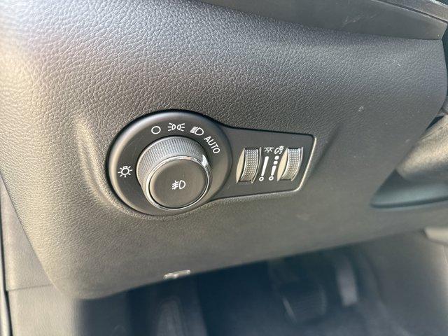 new 2025 Jeep Compass car, priced at $31,999