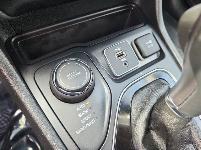 used 2019 Jeep Cherokee car, priced at $18,999
