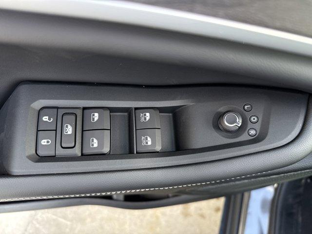 new 2025 Jeep Grand Cherokee car, priced at $47,999