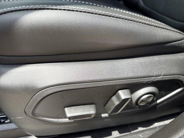 new 2025 Jeep Grand Cherokee car, priced at $43,999