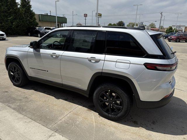 new 2025 Jeep Grand Cherokee car, priced at $43,999