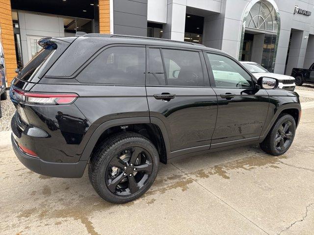 new 2025 Jeep Grand Cherokee car, priced at $49,999