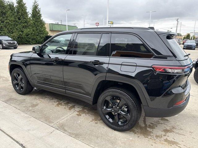 new 2025 Jeep Grand Cherokee car, priced at $49,999