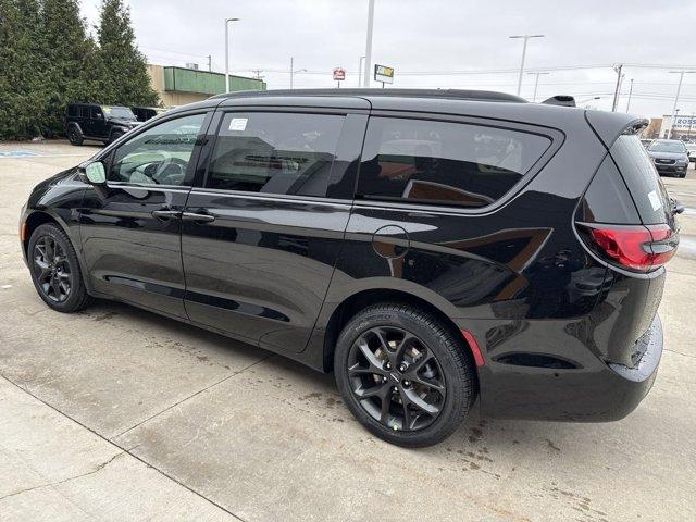 new 2025 Chrysler Pacifica car, priced at $56,999