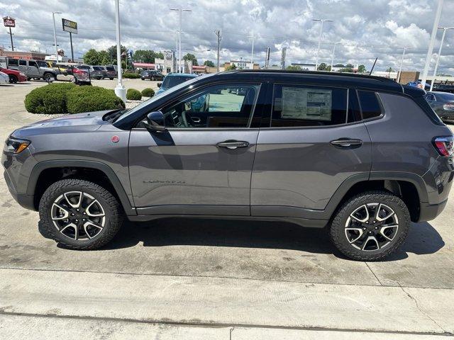 new 2024 Jeep Compass car, priced at $33,999