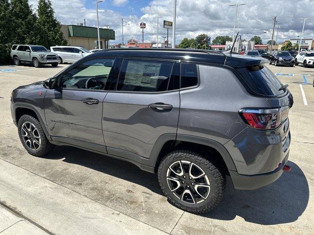 new 2024 Jeep Compass car, priced at $33,999