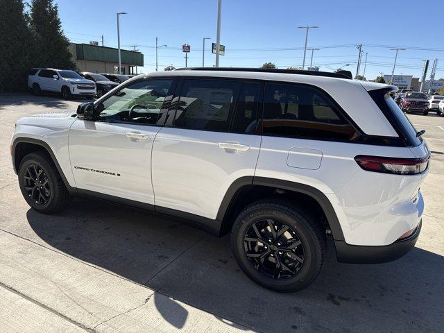 new 2025 Jeep Grand Cherokee car, priced at $45,999