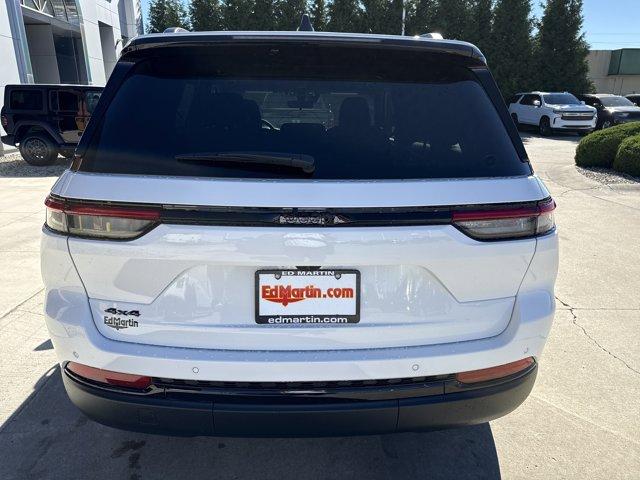 new 2025 Jeep Grand Cherokee car, priced at $45,999