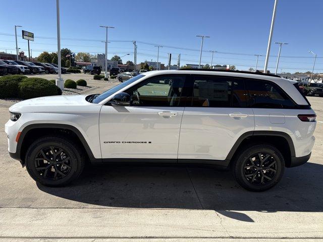 new 2025 Jeep Grand Cherokee car, priced at $45,999