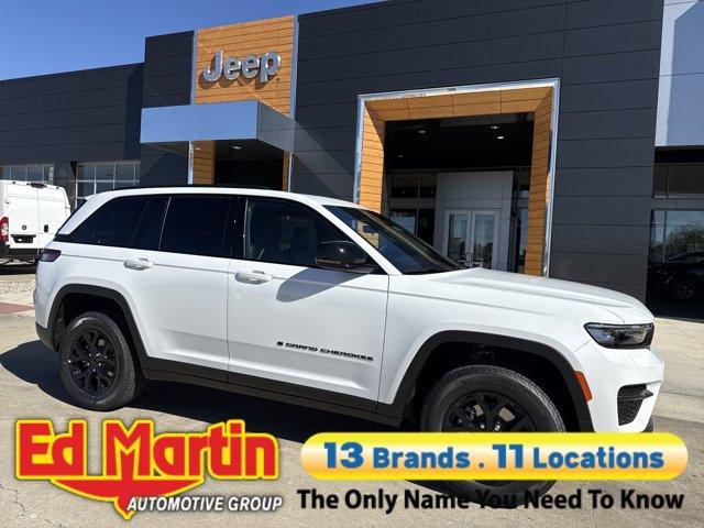 new 2025 Jeep Grand Cherokee car, priced at $45,999