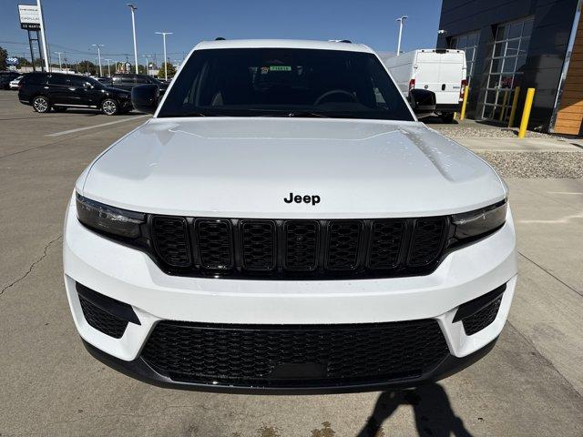 new 2025 Jeep Grand Cherokee car, priced at $45,999