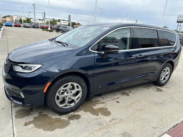 new 2024 Chrysler Pacifica car, priced at $48,899