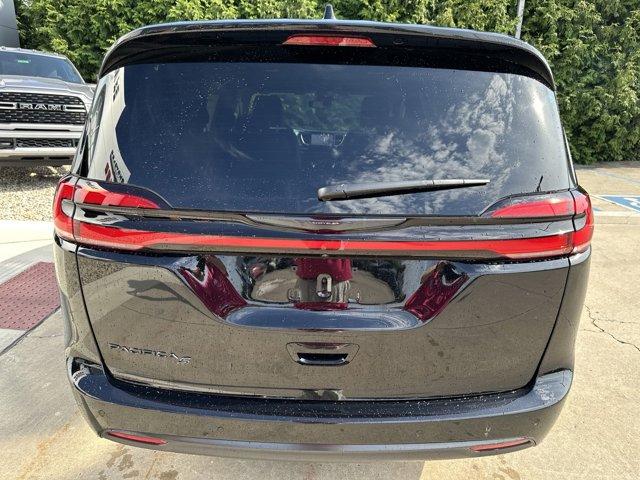 new 2024 Chrysler Pacifica car, priced at $41,999