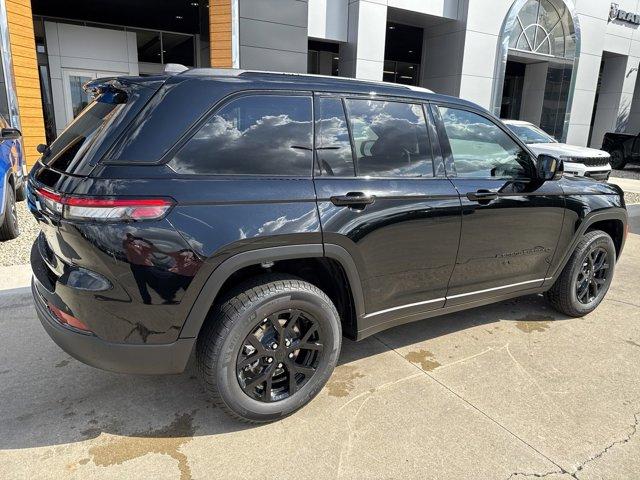 new 2025 Jeep Grand Cherokee car, priced at $44,999