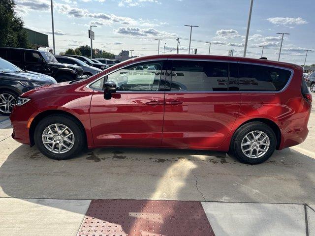 new 2024 Chrysler Pacifica car, priced at $40,499