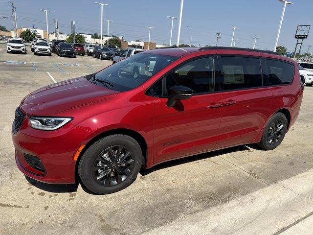 new 2025 Chrysler Pacifica car, priced at $43,999