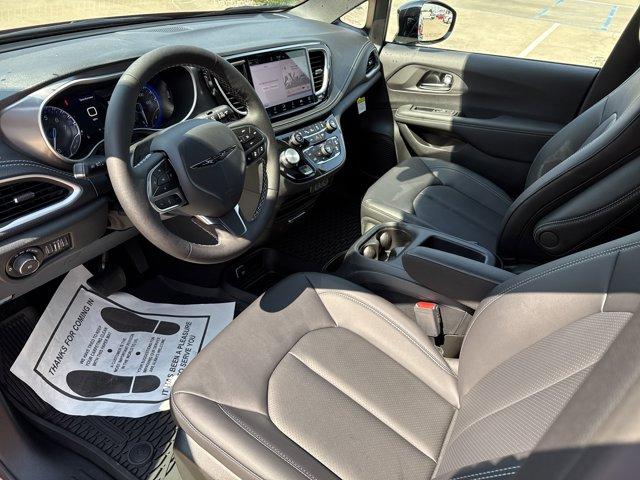 new 2025 Chrysler Pacifica car, priced at $43,999