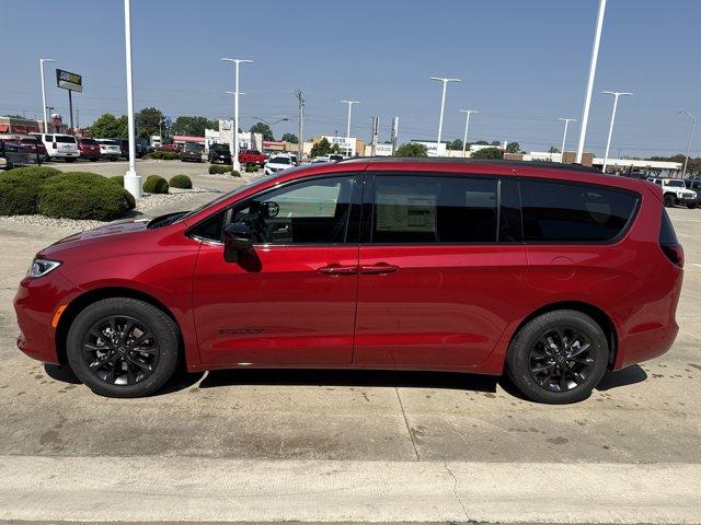 new 2025 Chrysler Pacifica car, priced at $43,999