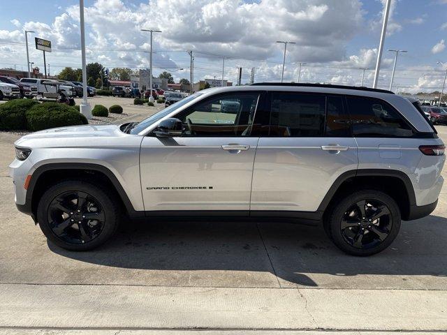 new 2025 Jeep Grand Cherokee car, priced at $49,999