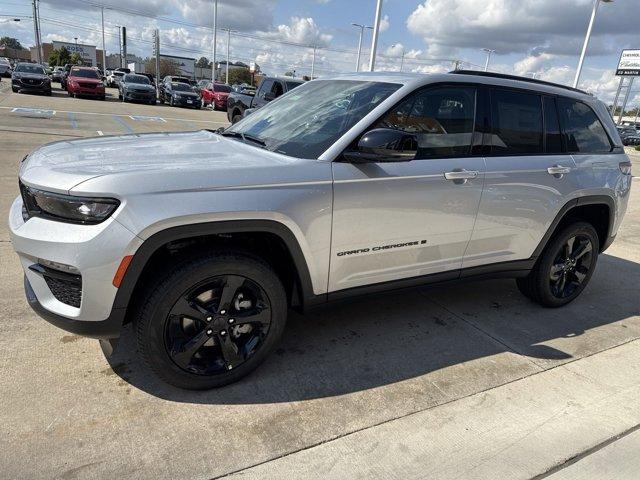 new 2025 Jeep Grand Cherokee car, priced at $49,999