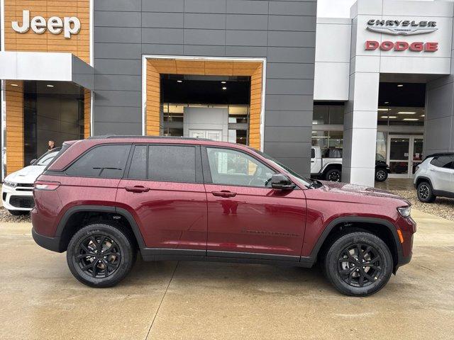 new 2025 Jeep Grand Cherokee car, priced at $44,999