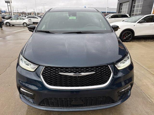 new 2025 Chrysler Pacifica car, priced at $44,499