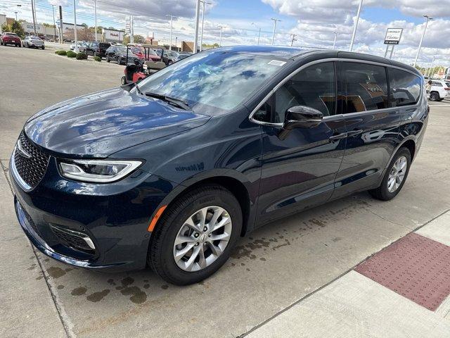 new 2025 Chrysler Pacifica car, priced at $46,499