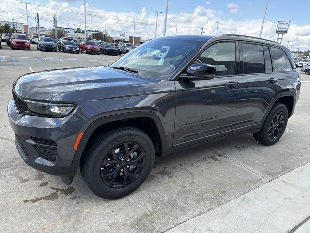 new 2025 Jeep Grand Cherokee car, priced at $43,999