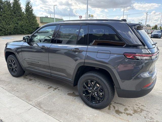 new 2025 Jeep Grand Cherokee car, priced at $43,999