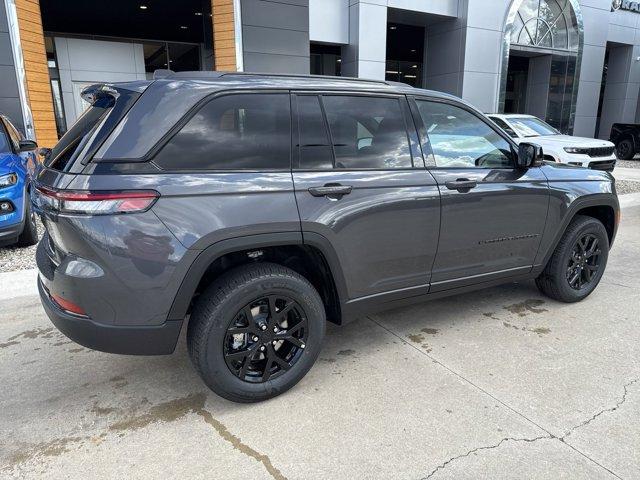 new 2025 Jeep Grand Cherokee car, priced at $43,999