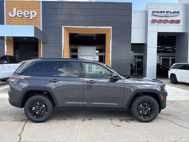 new 2025 Jeep Grand Cherokee car, priced at $43,999