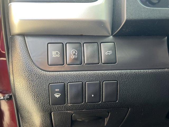 used 2018 Toyota Highlander car, priced at $20,977