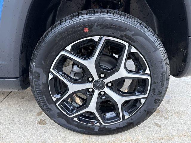 new 2025 Jeep Compass car, priced at $32,499
