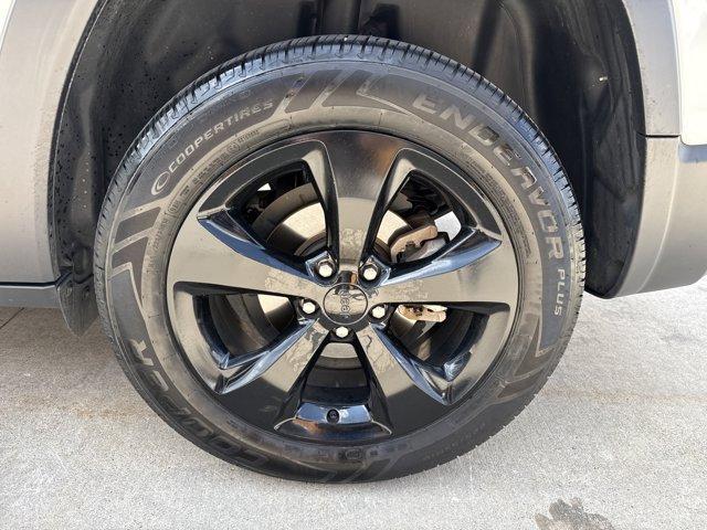 used 2020 Jeep Cherokee car, priced at $18,555