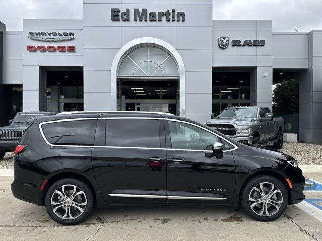 new 2024 Chrysler Pacifica car, priced at $55,399